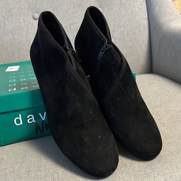 David Tate Anna black suede heeled zippered bootie size 9.5 - Picture 3 of 6
